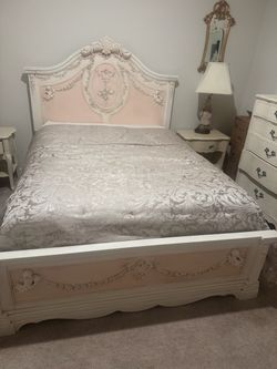 Shabby chic Queen bed