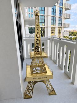 Moët & Chandon Gold Eiffel Tower Champagne Display