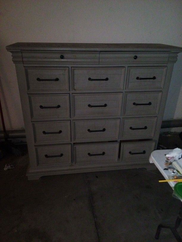 12 Drawer Dresser
