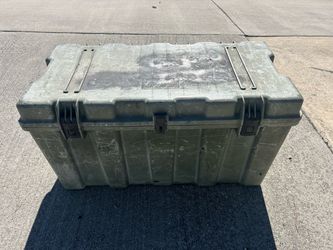 Plastic storage trunk