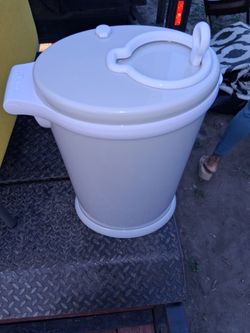 Diaper dispenser trash can