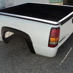 99-06 GMC Sierra 2500,3500 6'6" Shortbed Factory Summit White Paint auto parts accessories