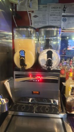 Commercial slushy machine