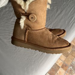 Girl Uggs