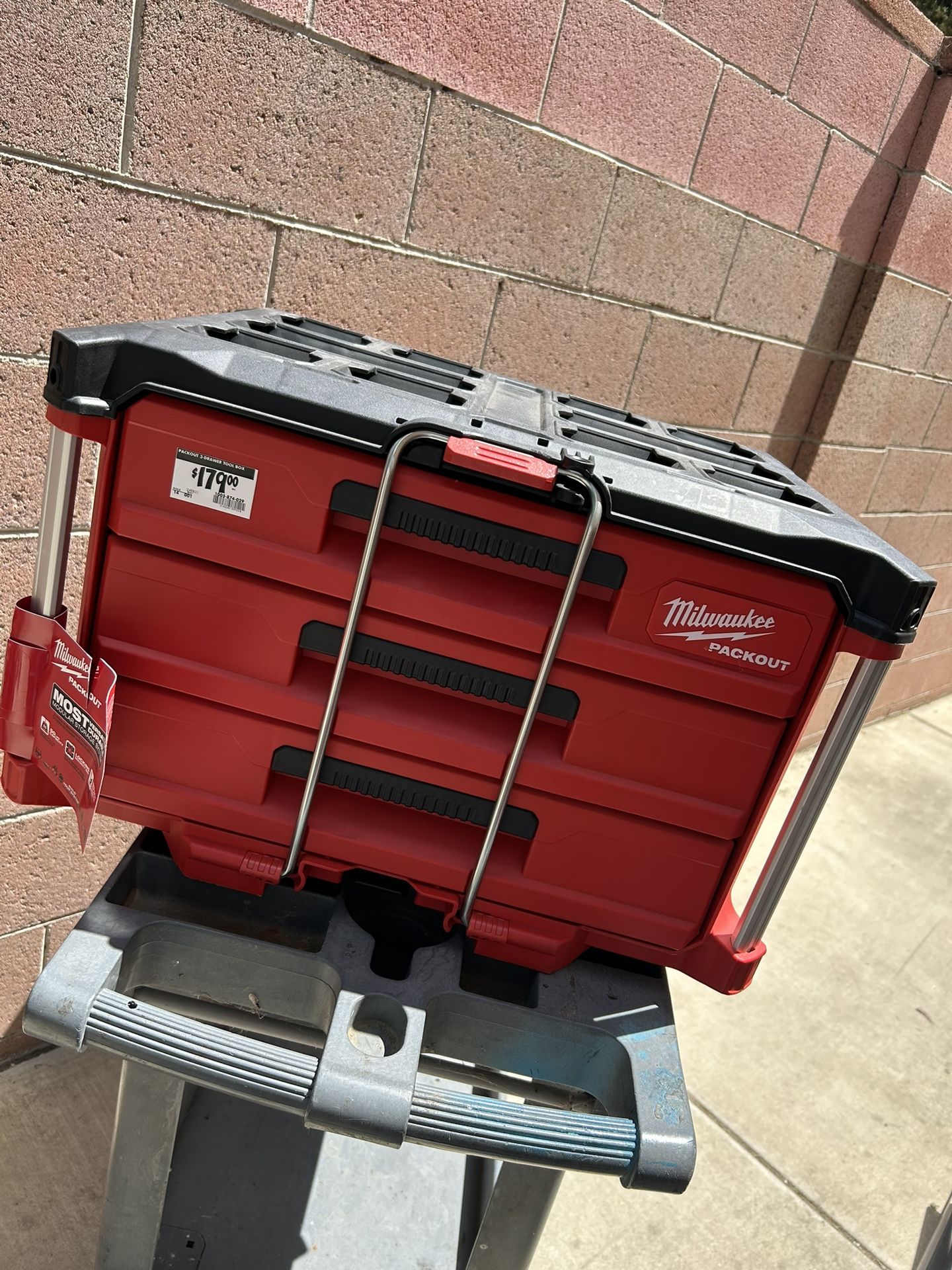 Milwaukee Pack Out Tool Box 3 Drawers