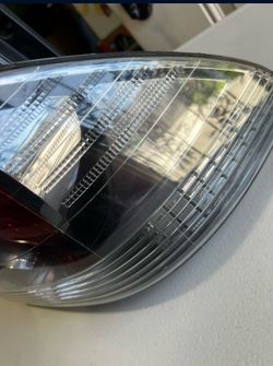 2001 Lexus IS 300 tail light dark