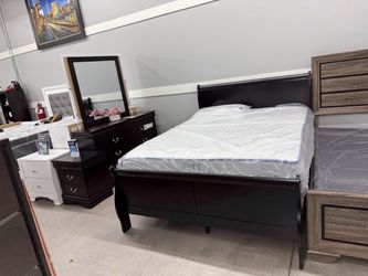 4pc Queen Bedroom Set 🖤🔥