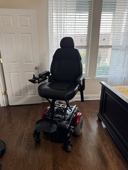 Merit Power Chair