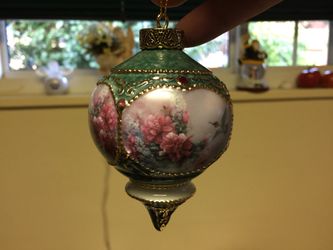 Heirloom Porcelain 5piece hummingbird ornaments