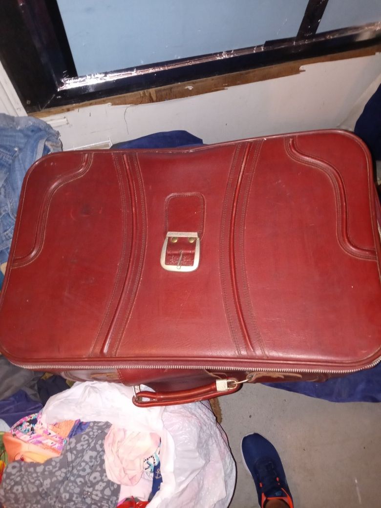 Vintage 70s suitcase