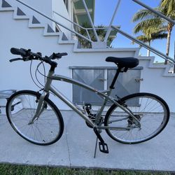 Specialized Globe Women’s Bicycle Great Condition