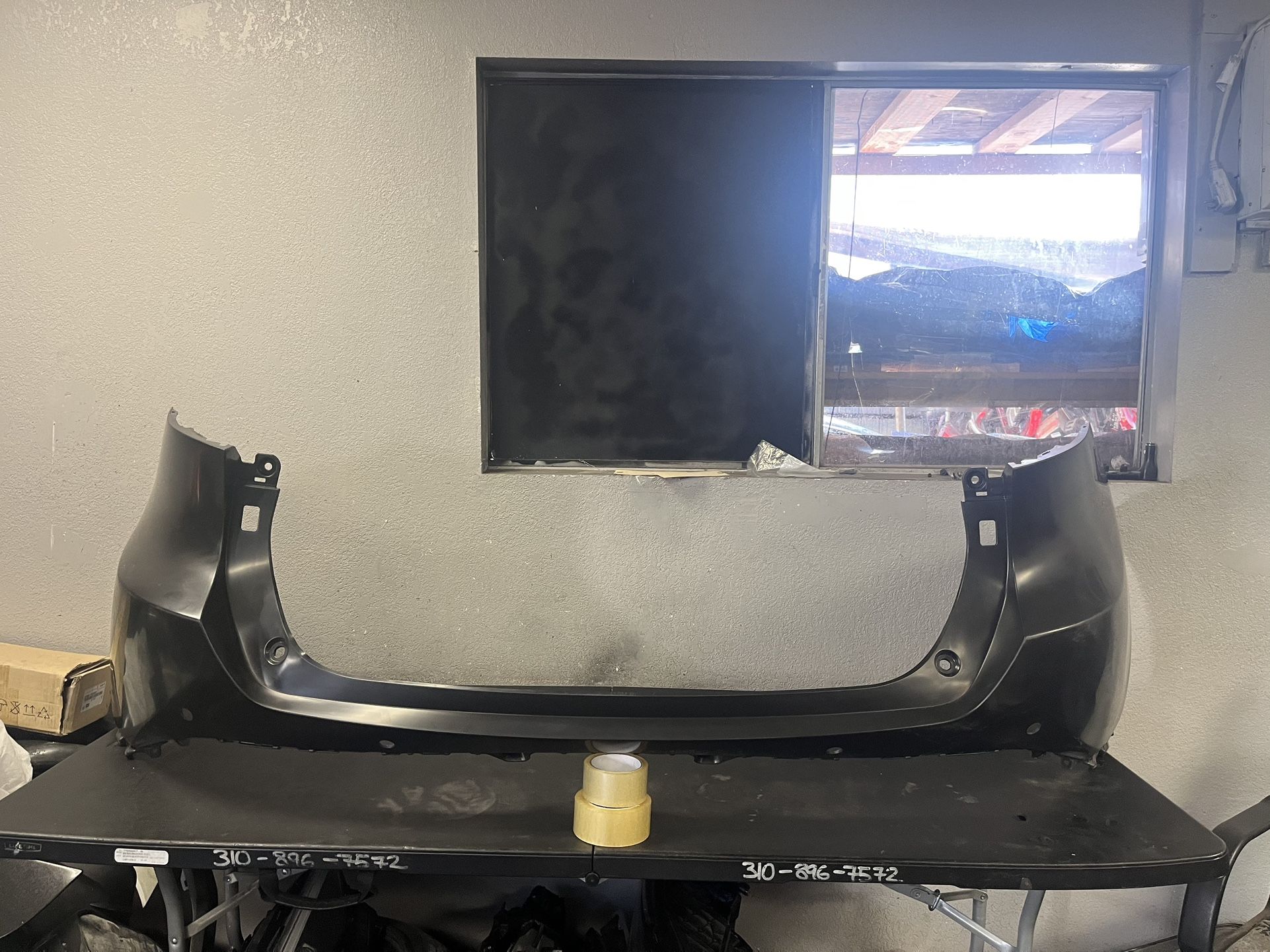 2021-2022-2023 TOYOTA VENZA REAR BUMPER OEM USED