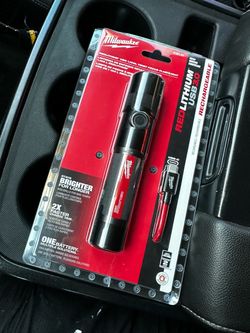 Milwaukee flashlight