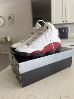 Jordan Retro 13 “Cherry”