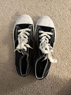 Women’s Mossimo sneakers