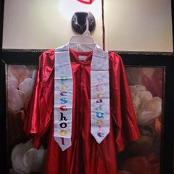 Toga Y Birrete Para Preeschool $40