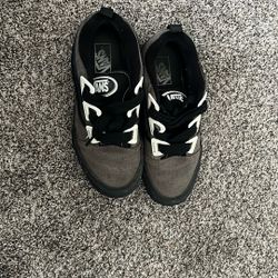 Vans Knu School