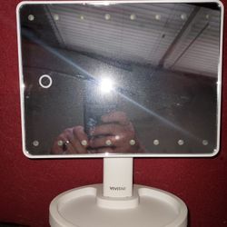 Small Portable Light Up Cosmetic Mirror