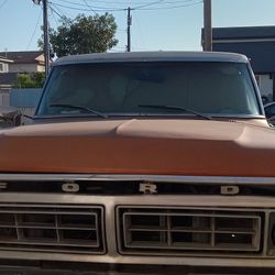 1976  F250 FORD No 4x4 TRUCK
