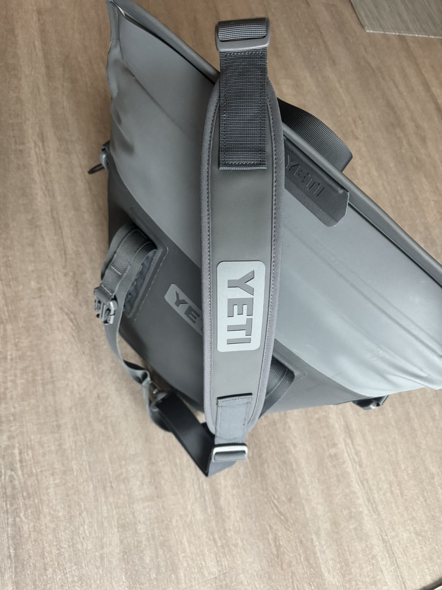 Yeti hopper M30 New W/ Tag