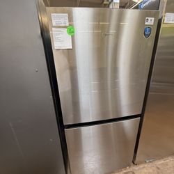 Midea 30” refrigerator 