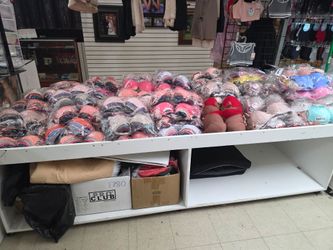 Bussiness display tables with storage