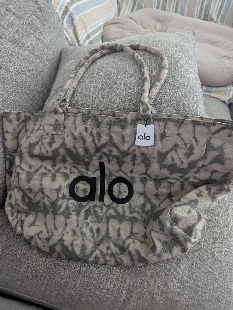 Alo Camo Tote Bag (Brand New With Tags)