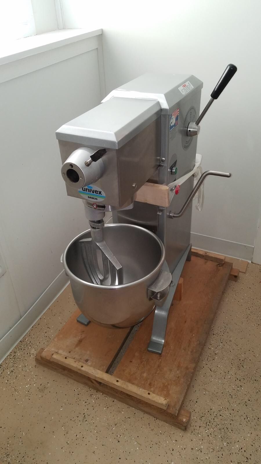 Univex SRM20 20 quart commercial mixer - Made in USA Retail $4,016