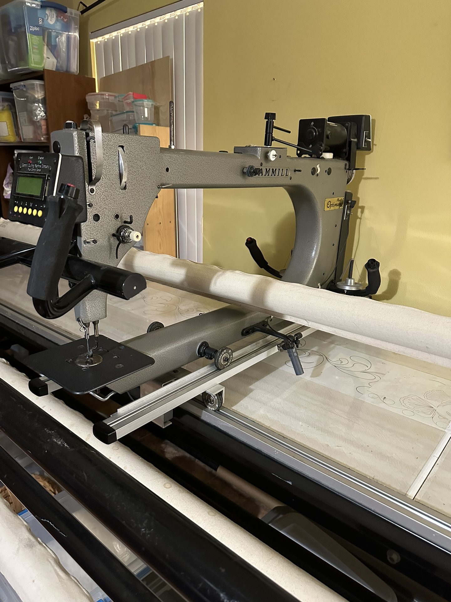 Gammill Optimum Plus Longarm Sewing Machine With 14’ Table