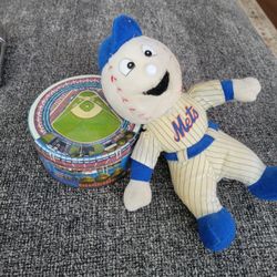Mets, Shea tin and Mr Met dog toy