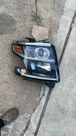 2015 2020 Chevrolet Suburban Right Headlight