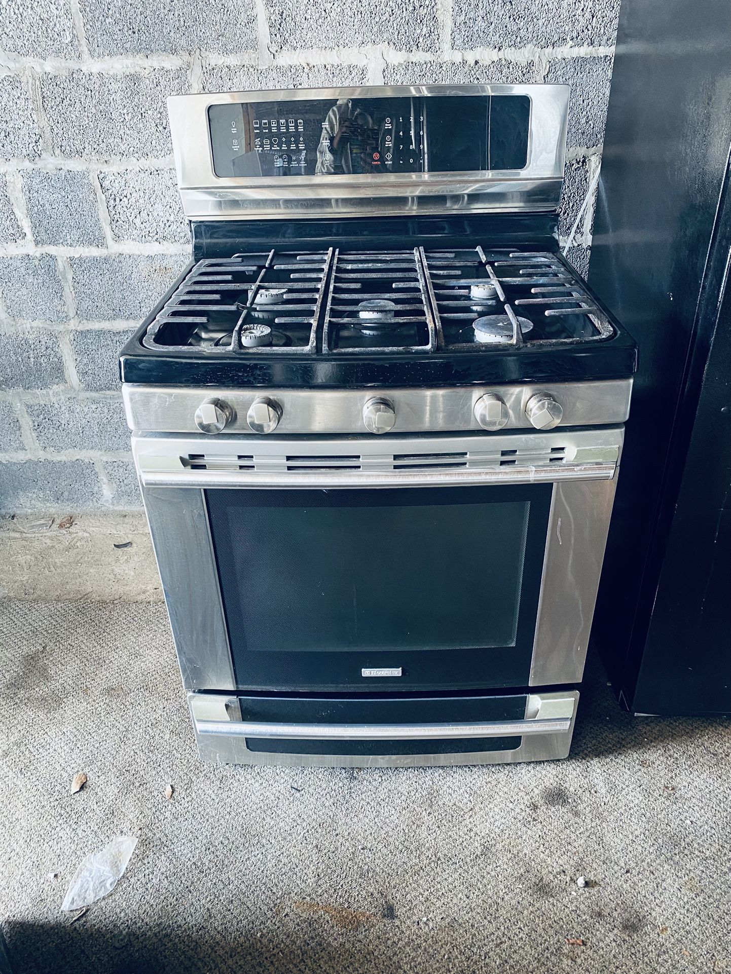 Gas Stove Delivery Include Like New