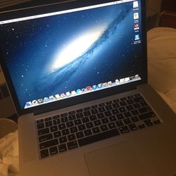 MacBook Pro Retina Display 15.4 inch screen 250 gbs