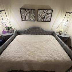 Full Size Gray Upholstered Day Bed 