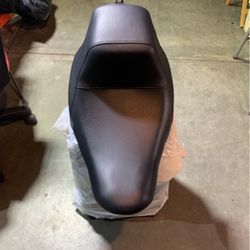 Soft Tail  Solo Seat Harley Dyna 