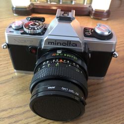 Minolta camera with lens as in pictures📷 in excellent condition👍🏻