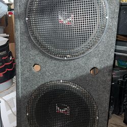 C18A competition Kicker speakers with enclosed box