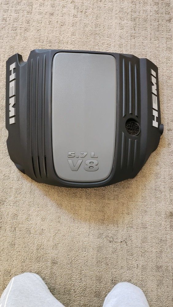 Dodge Challenger 5.7 Hemi Engine Cover