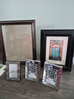 Assorted picture frames ( New & gently used)