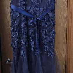 Women's Long 58" Dress Size 16 Like New Condition 
