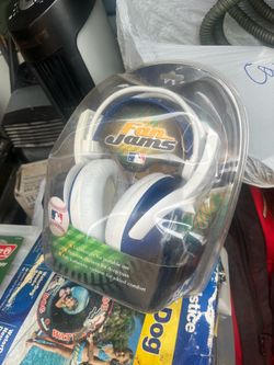 Dodger  Headphone new never used