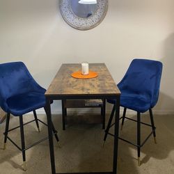 Kitchen Table And Beautiful Bar Height Chairs