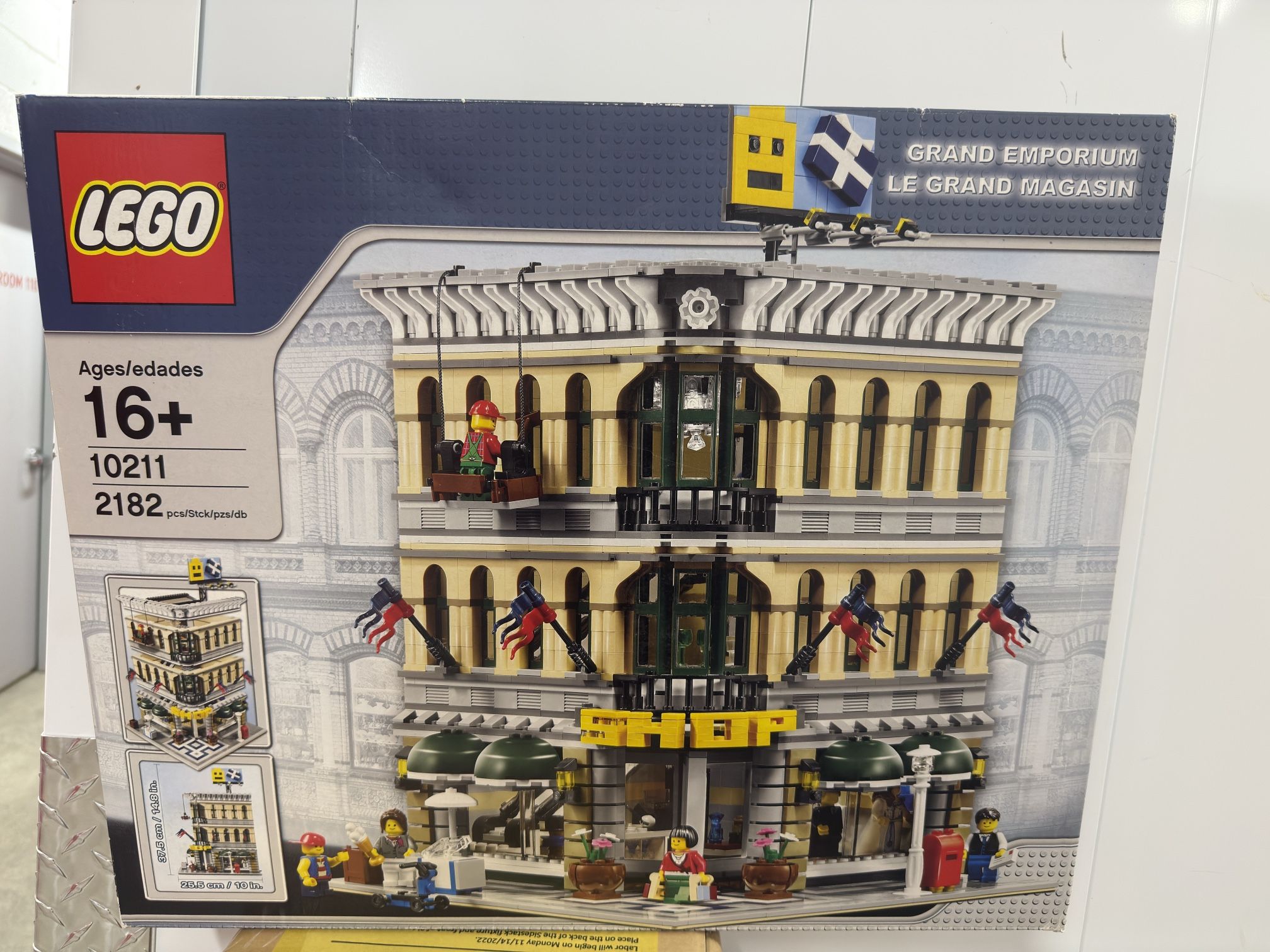 Lego “Grand Emporium” 10211 (FACTORY SEALED)