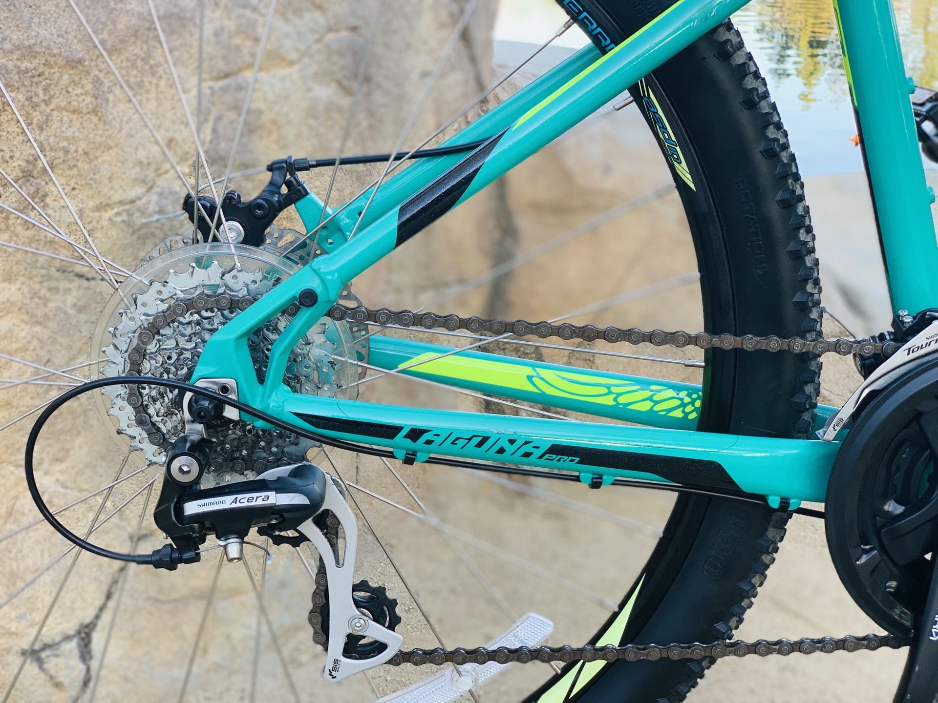 GT Laguna Pro Medium Frame Mountain Bike (Giant, Fuji, Specialized) for