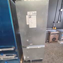 New Thermador Freedom 30” Built In Refrigerator- Panel Ready