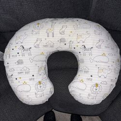 Boppy/Breastfeeding Pillow