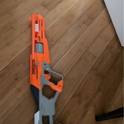 Nerf Accustrike Alphahawk blaster gun