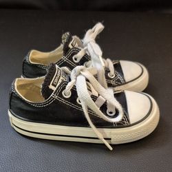 Baby / Toddler Converse Chuck Taylor All Star Sneakers Size 6