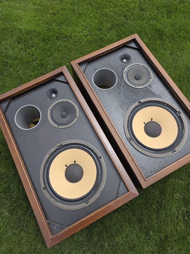 Sansui SP-100 3 Way Speakers