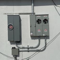 NEW 200 AMP SQUARE D PANEL